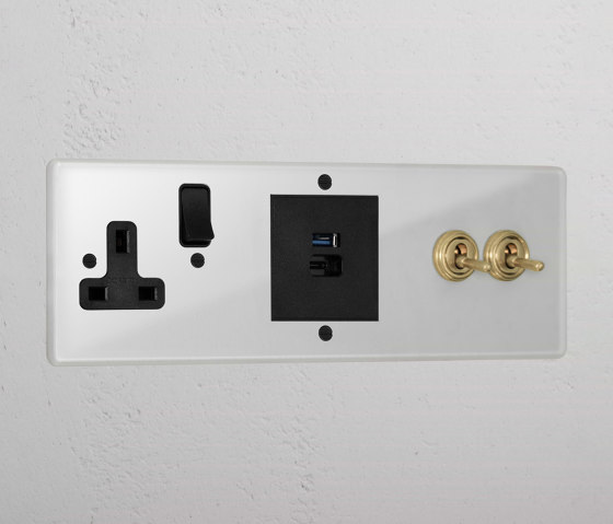 2G Toggle + USB A+C Fast Charge + Single Socket | Interruttori-prese combinate (Schuko) | Corston Architectural Detail