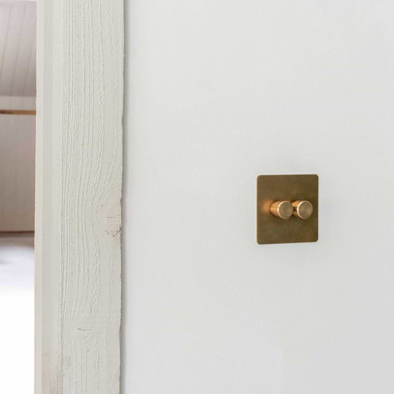 2G Two Way Dimmer Switch | Reguladores giratorios | Corston Architectural Detail