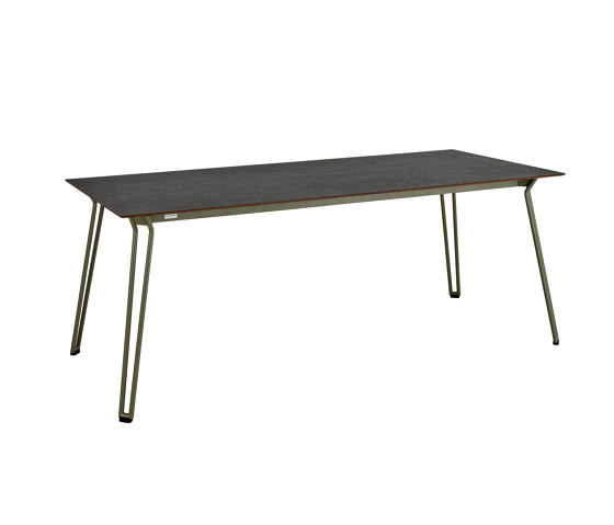 Slope Table 200 x 90 cm | Dining tables | Weishäupl