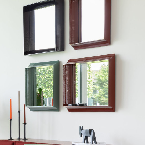 Coves | Wall mirrors with shelf - Aubergine 60x60 cm | Specchi | Magis