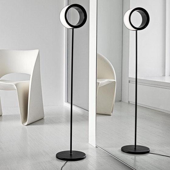 Lost | Floor Lamp L | Luminaires sur pied | Magis