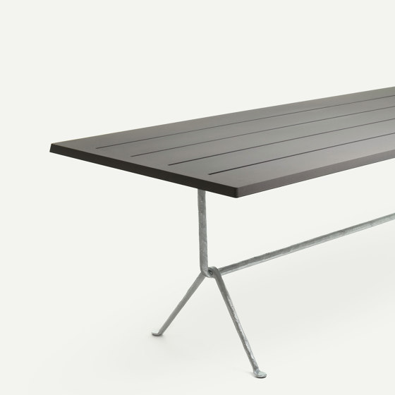 Officina | Table - Galvanized x Dark Grey | Tavoli pranzo | Magis