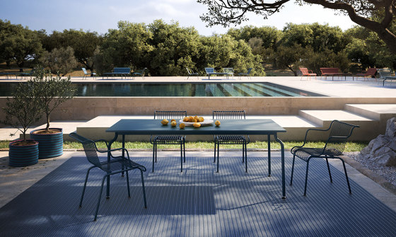 South | Table - Bordeaux 90x90 cm | Tavoli pranzo | Magis