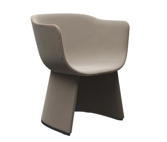 Monolit™ | CM231, Lounge chair, with leather piping | Armchairs | Fritz Hansen