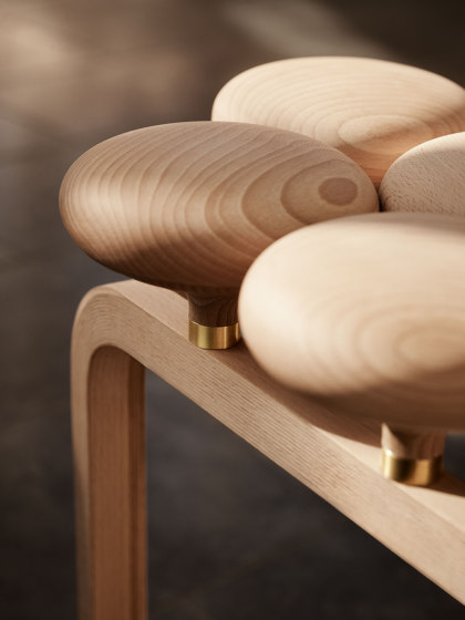 Utzon Stool | JU01 | Taburetes | Fritz Hansen