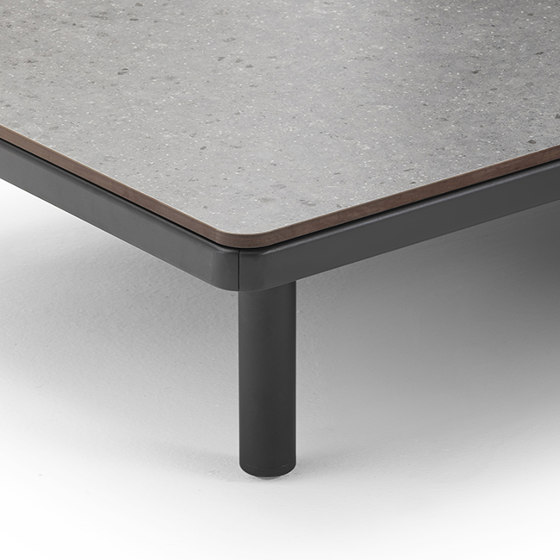 Emma Cross Small table | Coffee tables | Varaschin