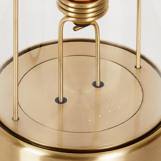 The Muse Portable Lamp in Solid Brass, Special Edition | Lampade tavolo | Tala