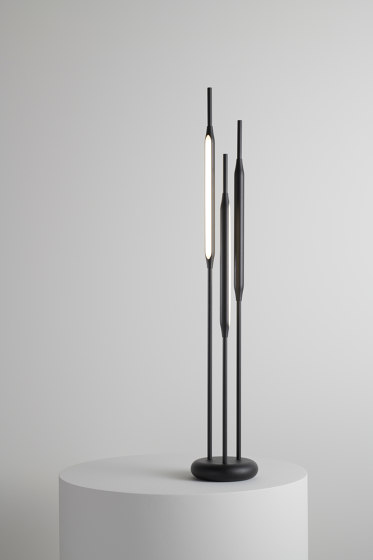 Reed Table Light large matt-black powdercoat | Lampade tavolo | Tom Kirk Lighting