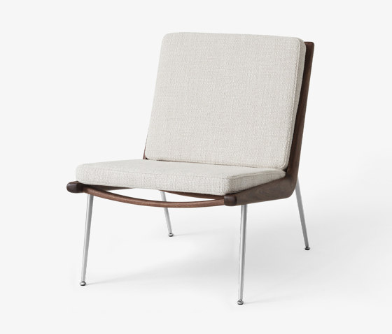 Boomerang HM1 Loop Cream w. Oiled walnut & Stainless steel base | Armchairs | &TRADITION