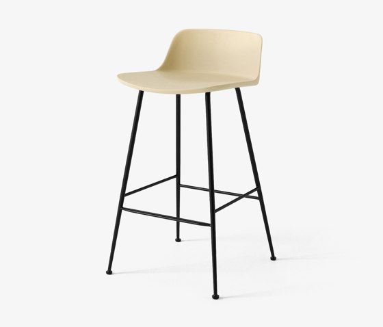 Rely HW81 Beige Sand w. Black base | Bar stools | &TRADITION