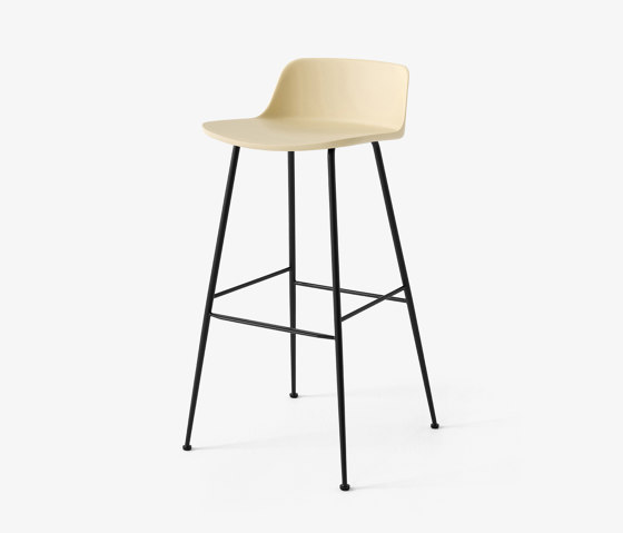 Rely HW86 Beige Sand w. Black base | Bar stools | &TRADITION