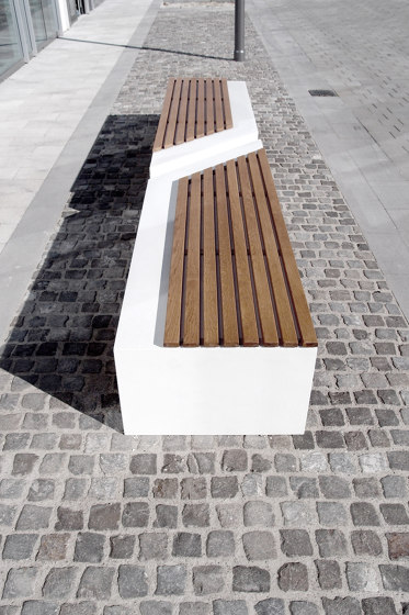 Zigza | Betonbank mit Sitzfläche aus Holz | Sitzbänke | VPI Concrete