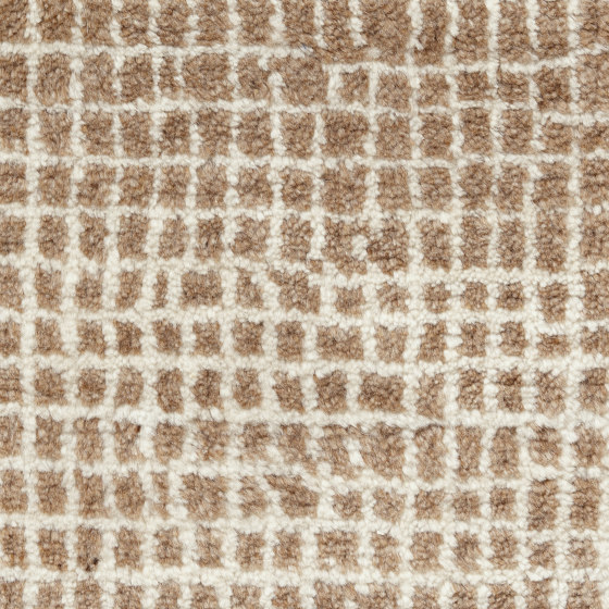 Grid hand knotted rug | white-camel | Tapis / Tapis de designers | Woodnotes