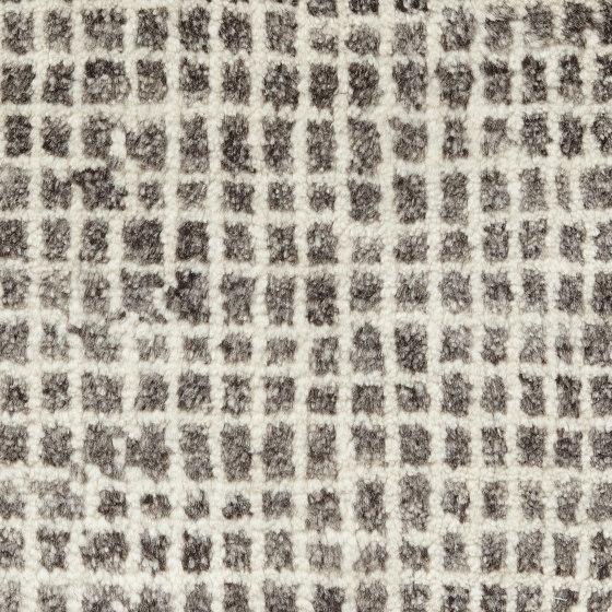 Grid hand knotted rug | white-grey | Formatteppiche | Woodnotes