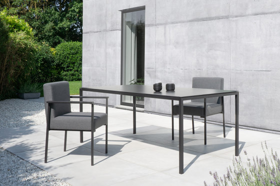 Garten Stuhl mit Armlehne KLA | Stühle | april furniture