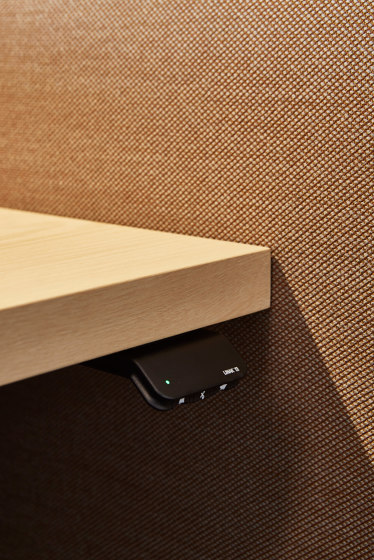 Floater Desk, Height-Adjustable | Privacy screen | COR Sitzmöbel