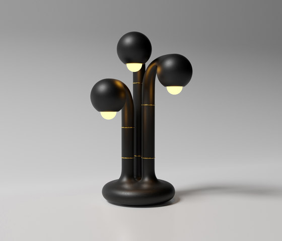 Table Lamp 3-Globe 24” Matte Black | Lámparas de sobremesa | Entler