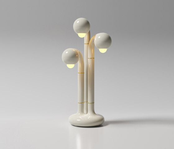 Table Lamp 3-Globe 28” Gloss White | Lámparas de sobremesa | Entler