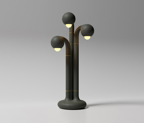 Table Lamp 3-Globe 32” Charcoal | Lámparas de sobremesa | Entler