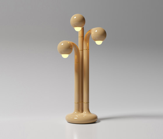 Table Lamp 3-Globe 32” Gloss Beige | Lámparas de sobremesa | Entler