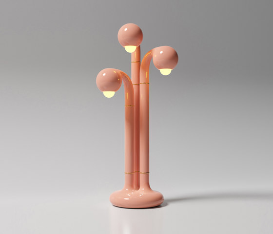 Table Lamp 3-Globe 32” Gloss Pink | Lámparas de sobremesa | Entler