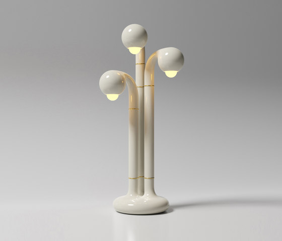 Table Lamp 3-Globe 32” Gloss White | Lámparas de sobremesa | Entler