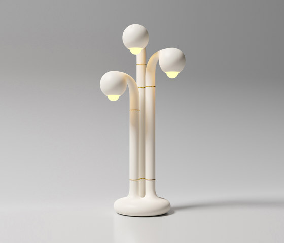 Table Lamp 3-Globe 32” Matte White | Tischleuchten | Entler