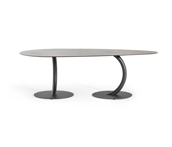 Flexion Tisch mit Doppel-Fuß | Esstische | Varaschin