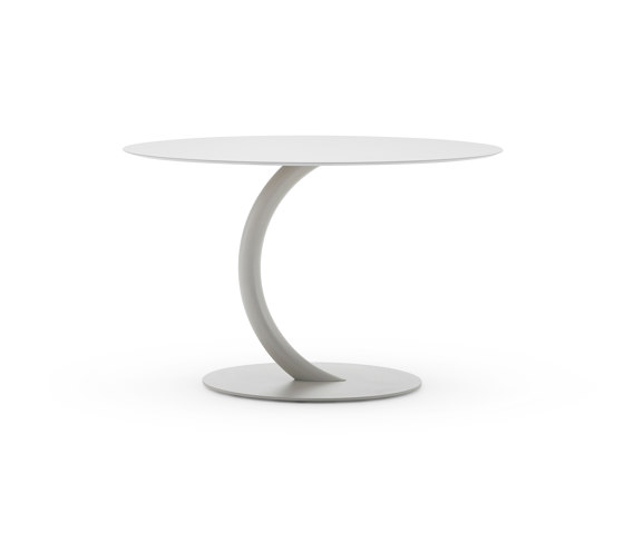 Flexion Tisch mit zentralem Fuß | Esstische | Varaschin