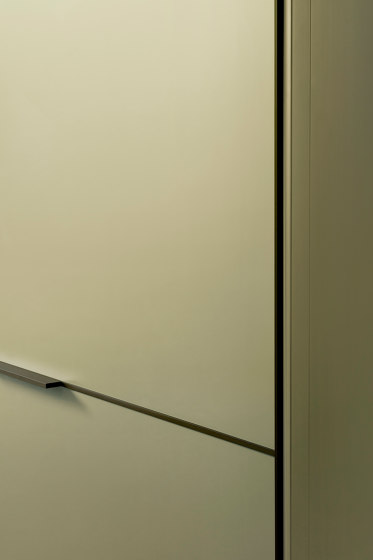 Kyn Wardrobe | Hinged doors | Cabinets | LEMA