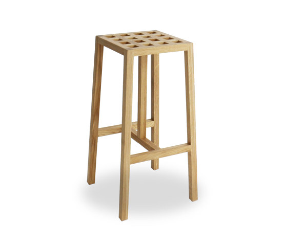 Tween bar stool | Taburetes de bar | Branca-Lisboa