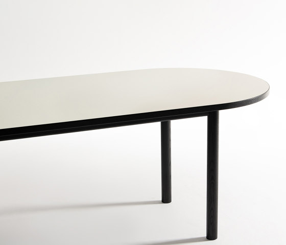 Kotan oval table (linoleum) | Mesas comedor | CondeHouse