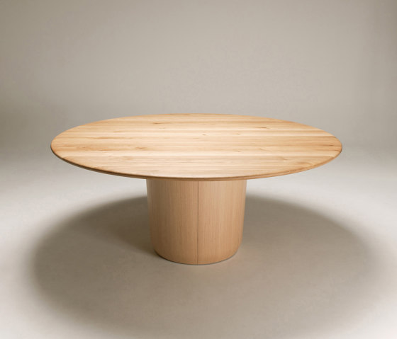 One dining round table | Tables de repas | CondeHouse