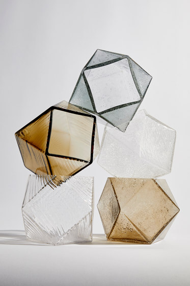 Welles Textured Glass | Lampade pavimento | Gabriel Scott
