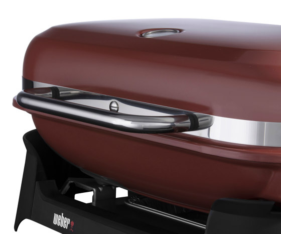 Lumin Red | Barbecues | Weber