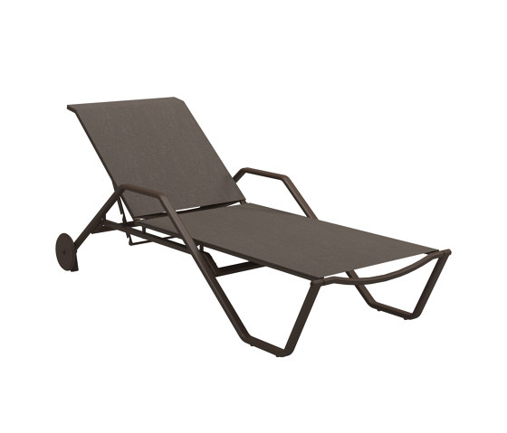180 Stacking Lounger with Arms | Sun loungers | Gloster Furniture GmbH