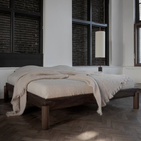 18° Walnut | Beds | Selé