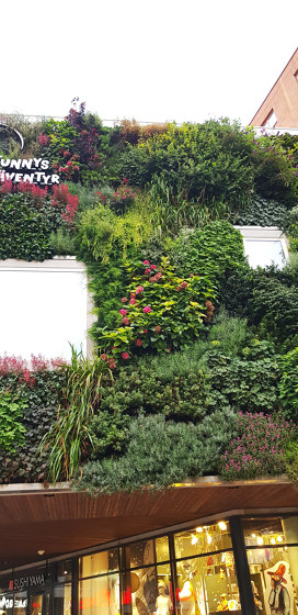 Outdoor Vertical Garden | Mobilia | Facciate verdi | Greenworks