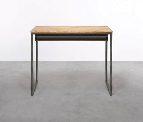at_18 Table | Standing tables | Silvio Rohrmoser