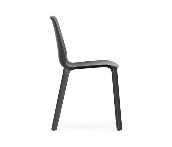 MONO MO100 black | Chairs | Interstuhl