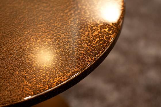 MIDAS Metall Table I Bronze antik-rustikal | Beistelltische | Midas Surfaces