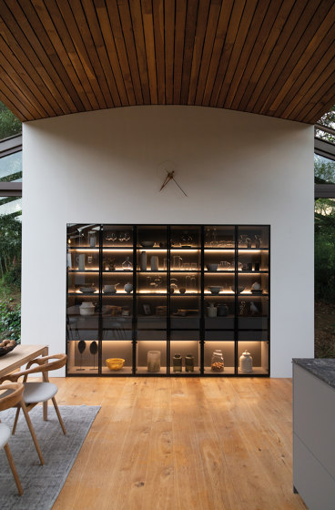FINE Glass door unit with interior drawers | Kitchen cabinets | Santos