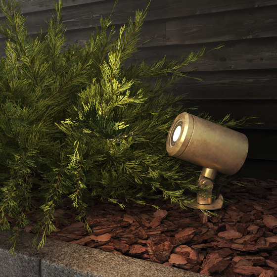 Jura Spike Spot | Solid Brass | Lámparas exteriores de suelo | Astro Lighting
