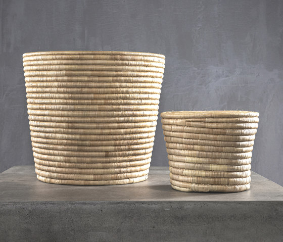 Malawi | In Out Cone Side Tables Large Set of 2 | Mesas de centro | Set Collection