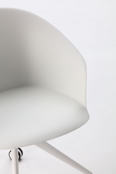 Finna P/PB1 | Stühle | Crassevig