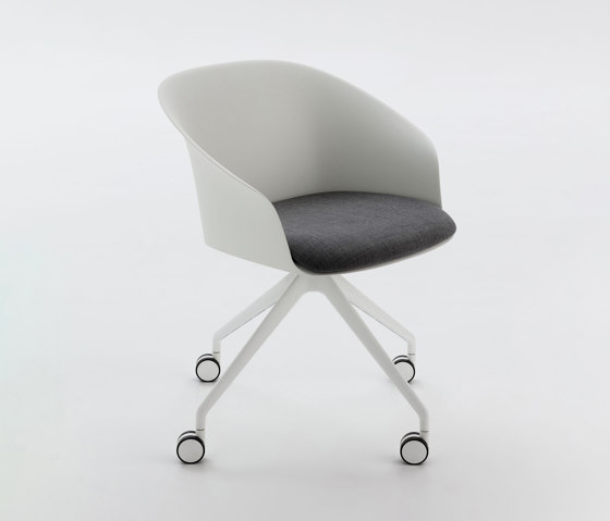 Finna P/PB1 | Chairs | Crassevig
