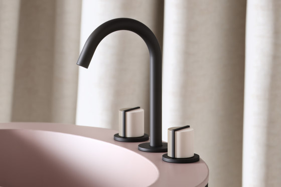 Deck Mounted 3 Hole Basin Platform with Swan Spout | Robinetterie pour lavabo | Varied Forms
