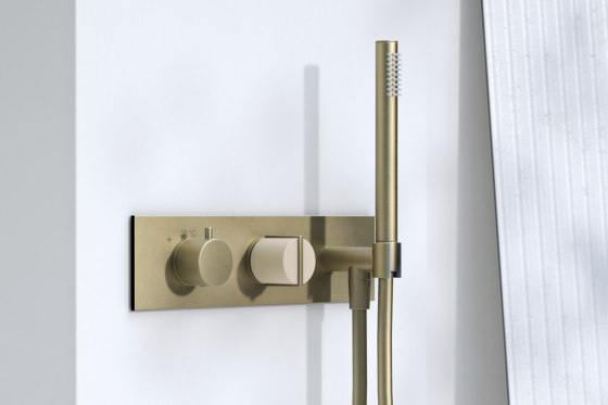 Wall Mounted Thermostatic Shower Mixer Platform with 2/3 Way Diverter and Handshower | Duscharmaturen | Varied Forms