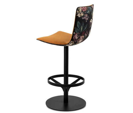 Amelie | Counter Chair with central leg | Chaises de comptoir | FREIFRAU MANUFAKTUR