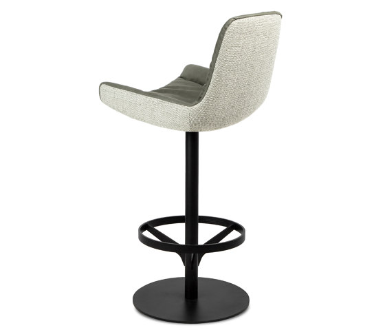 Leya | Counter Armchair Low with central leg | Counter stools | FREIFRAU MANUFAKTUR